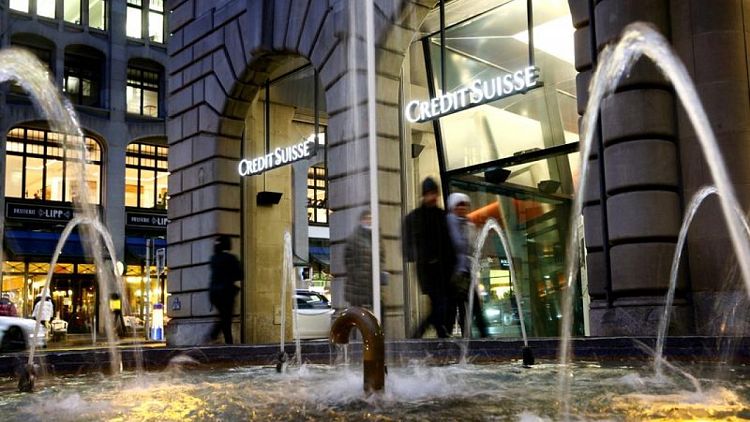 Credit Suisse reduce la banca de inversión y se centra en los ricos