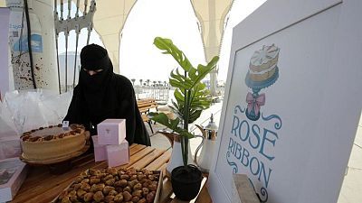 تحولات اجتماعية..  المرأة السعودية تُقبل على العمل