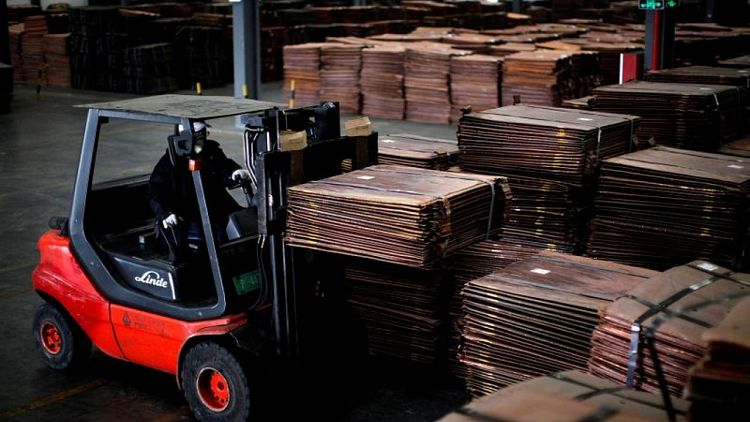 Importaciones de cobre de China aumentan en octubre por segundo mes