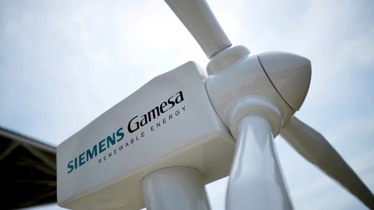 Siemens Gamesa espera volver a beneficios en 2022 tras reducir pérdidas anuales