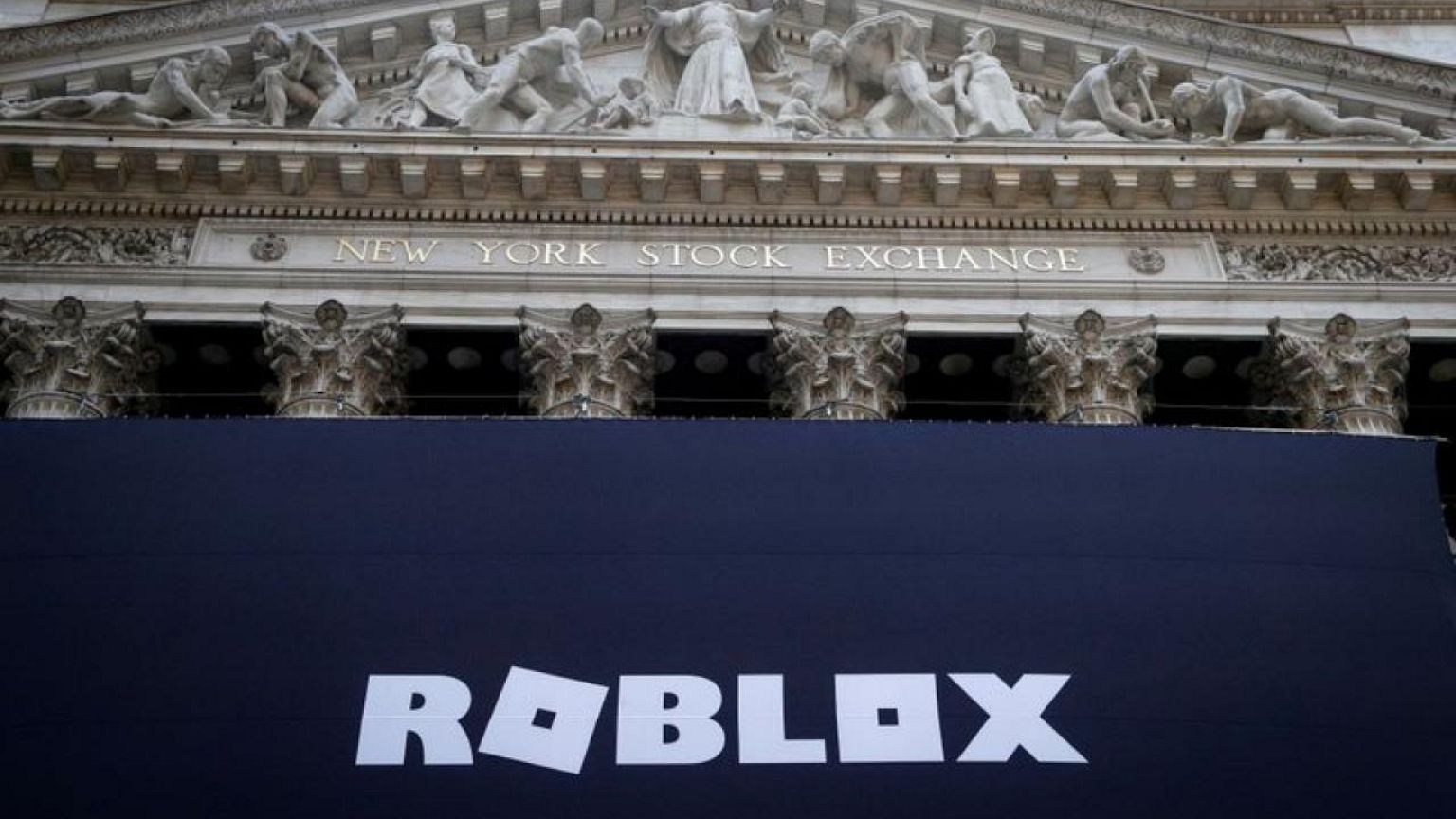Roblox beats quarterly expectation for bookings