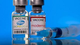 Las autoridades sanitarias francesas desaconsejan la vacuna COVID de Moderna para menores de 30 años