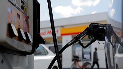 بايدن يتعهد بأن الولايات المتحدة ستجتاز الزيادة الحادة في أسعار البنزين