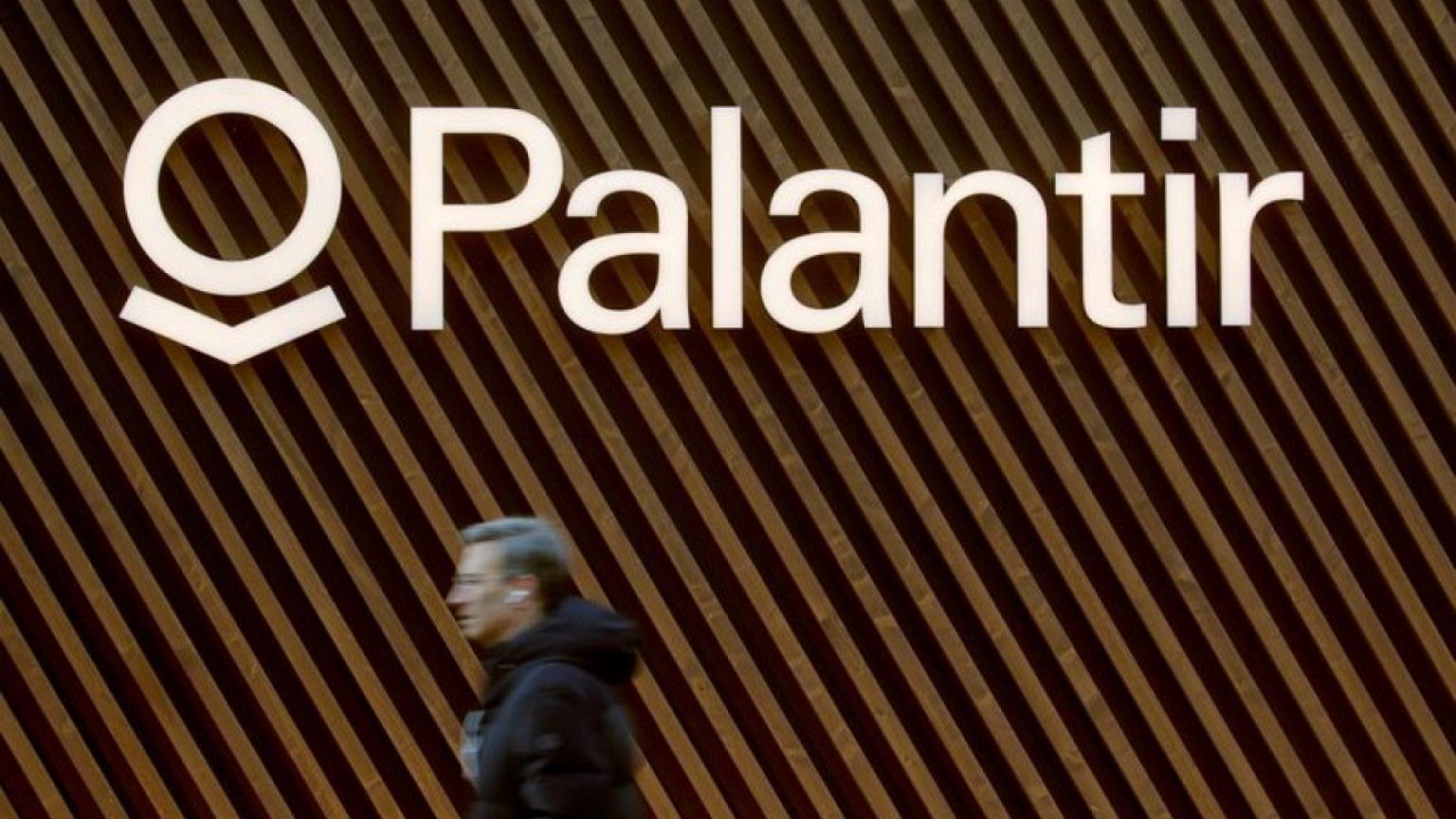 La alemana EMD se asocia en EEUU con Palantir para afrontar los problemas de suministro de chips