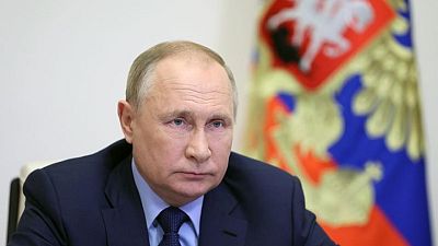 Putin offers help to resolve crisis at Belarus and EU border