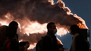 قمة المناخ تنشر مسودات اتفاقات وتبقي على صيغة المطالبة بخفض الوقود الأحفوري