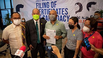 La hija del presidente filipino Duterte presenta candidatura a la vicepresidencia