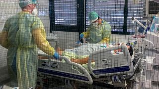 Ministros de salud estatales Alemania piden extender estado de emergencia a medida que aumentan casos de COVID