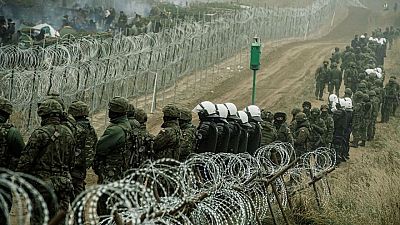 La policía polaca afirma que un grupo de 50 inmigrantes atravesó la frontera de Bielorrusia