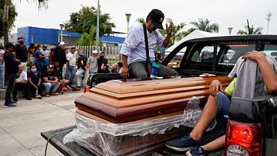 Ecuador identifica cadáveres de 68 reos muertos en motín carcelario