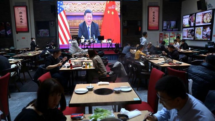 Horas de conversación, pero pocos cambios tras la reunión virtual de Biden y Xi