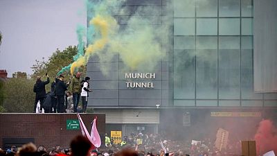 Soccer-Ten more people arrested over Old Trafford violence before Liverpool game