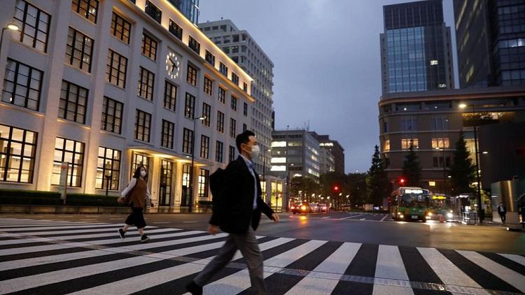 Japón lanza paquete de gastos récord, a contramano de tendencia global de reducción estímulos