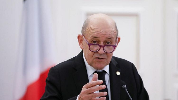 فرنسا تتخذ خطوات لإحياء العلاقات مع الجزائر