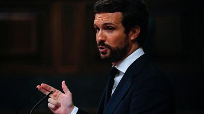 El líder conservador de la oposición española recibe críticas por acudir a una misa por Franco