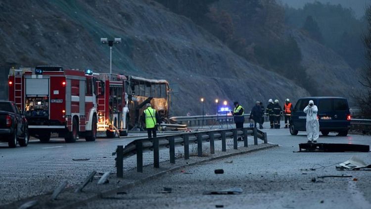 مقتل 45 سائحا مقدونيا في احتراق حافلة في بلغاريا