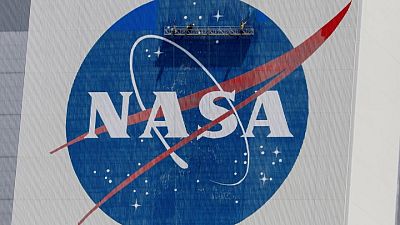 La NASA retrasa caminata espacial para reparar antena de estación espacial por riesgo de desechos