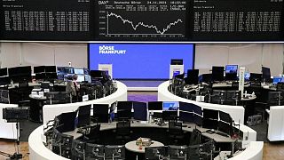 الأسهم الأوروبية تصعد بدعم من قفزة لأسهم تليكوم إيطاليا وسط تزايد الإصابات بكوفيد-19