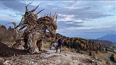 Tutto in legno, alto 7 metri, lungo 6, sull'Ape Cimbra Lavarone Tutto in legno, alto 7 metri, lungo 6, sull'Ape Cimbra Lavarone