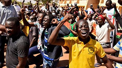 بوركينا فاسو تمدد قطع الإنترنت عن الهواتف المحمولة وسط احتجاجات