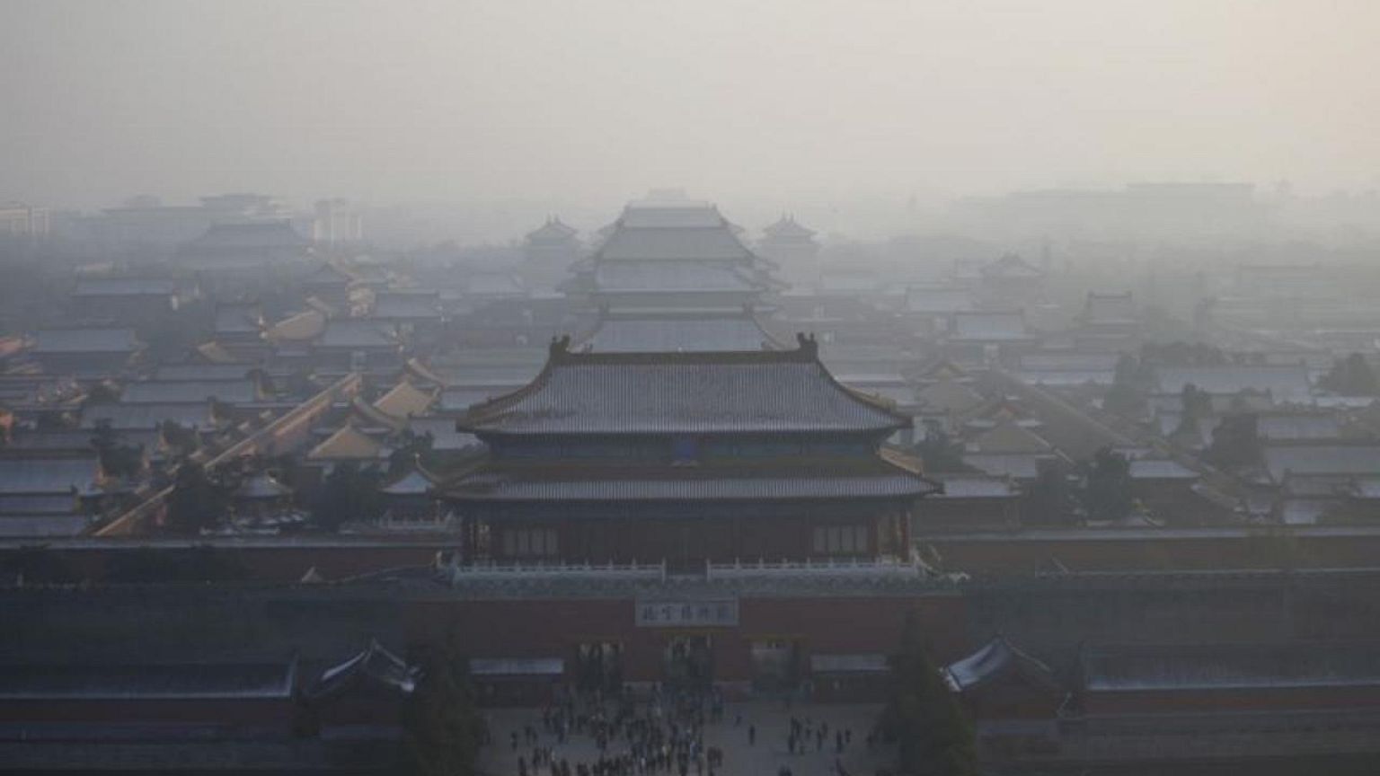 Las emisiones de CO2 de China caen por primera vez desde el repunte del COVID