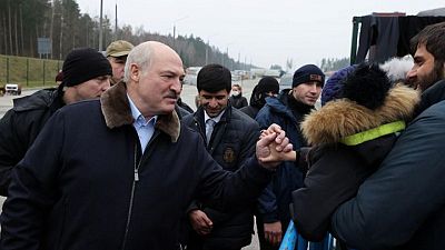 "انطلقوا"..‭ ‬لوكاشينكو يقول للمهاجرين على حدود بولندا إنه لن يرغمهم على العودة
