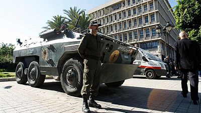 وسائل إعلام وشهود: الشرطة التونسية أطلقت النار على رجل قرب وزارة الداخلية