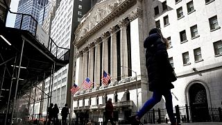 Wall Street salta en apertura tras desplome por ómicron