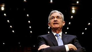 Powell de la Fed ve inflación persistente, riesgo a la baja por COVID