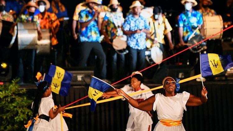 Barbados renuncia a la reina de Inglaterra para convertirse en una república