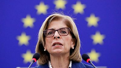 Bruselas insta a los países de la UE a hacer más pruebas ante la amenaza de ómicron Bruselas insta a los países de la UE a hacer más pruebas ante la amenaza de ómicron
