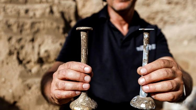 Ritual cups, cemetery shed light on ancient Jewish retreat at Yavne