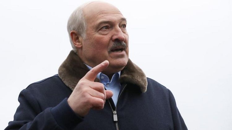 Lukashenko amenaza con cortar los flujos de energía a Polonia si cierra su frontera -RIA