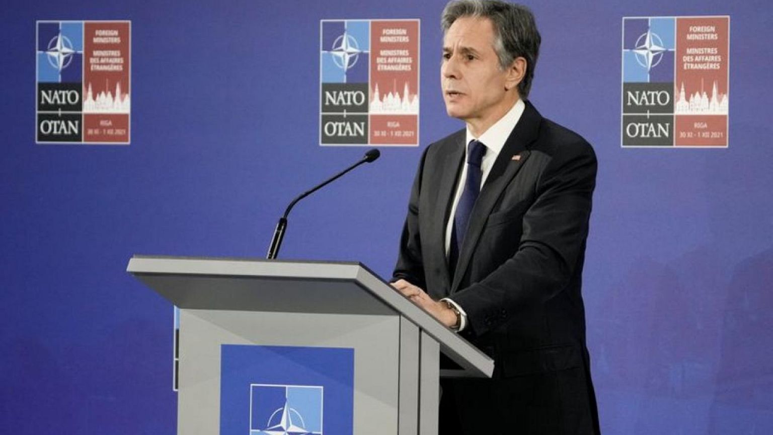 Blinken urges Russia's Lavrov to take diplomatic exit from Ukraine crisis