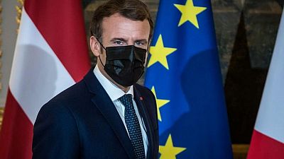 ماكرون: فرنسا تعمل مع دول أوروبية أخرى لإقامة بعثة دبلوماسية في أفغانستان