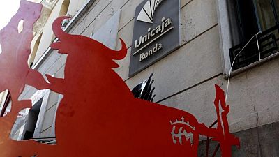 El banco español Unicaja recortará hasta 1.513 puestos de trabajo, según un sindicato El banco español Unicaja recortará hasta 1.513 puestos de trabajo, según un sindicato
