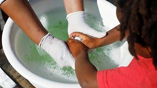 مسؤولة: عدد الأطفال المصابين بكوفيد-19 في جنوب أفريقيا لا يثير الذعر