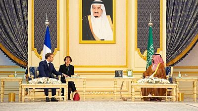السعودية وفرنسا تؤكدان على ضرورة قيام لبنان بإصلاحات شاملة