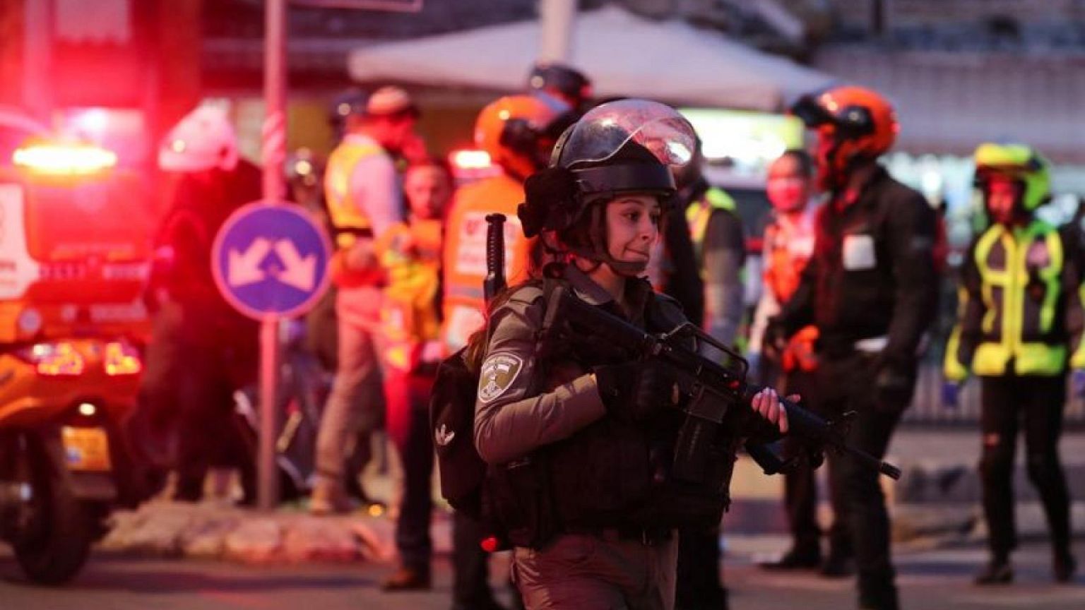 طعن إسرائيلي في القدس وقتل المهاجم الفلسطيني بالرصاص