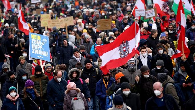 Thousands march in Vienna against coronavirus lockdown