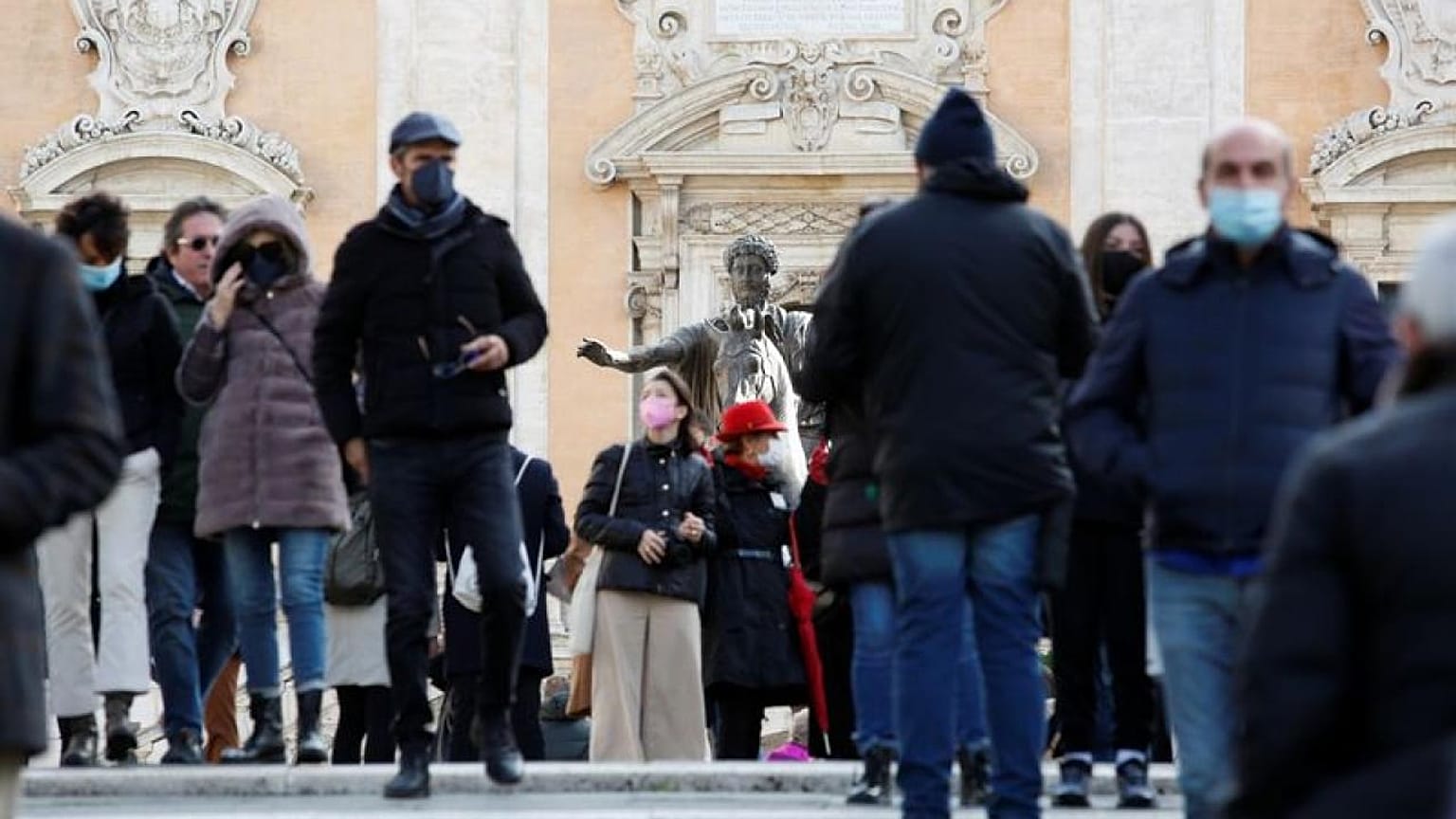 Italy reports 43 COVID-19 deaths on Sunday, 15,021 new cases