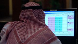 مؤشر أبوظبي يرتفع 2.6% والاتصالات السعودية تقود خسائر المؤشر السعودي