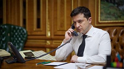 بايدن يبحث مع رئيس أوكرانيا سبل توفير الدعم الأمني والمالي