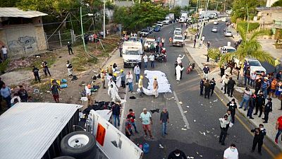 مقتل ما لا يقل عن 49 في حادث انقلاب مقطورة بالمكسيك