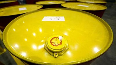 Shell shareholders vote for move to Britain -preliminary results