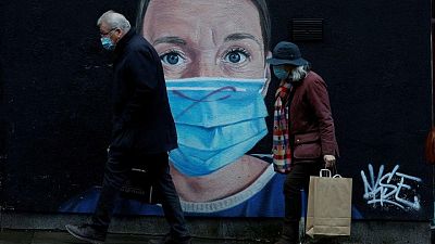 Inglaterra podría enfrentar ola de ómicron si no hay más restricciones: informe Inglaterra podría enfrentar ola de ómicron si no hay más restricciones: informe