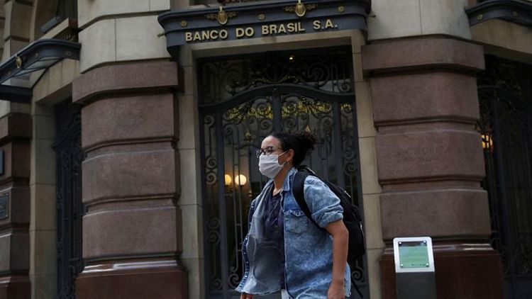 البرازيل تسجل 3355إصابة و53 وفاة جديدة بكوفيد-19