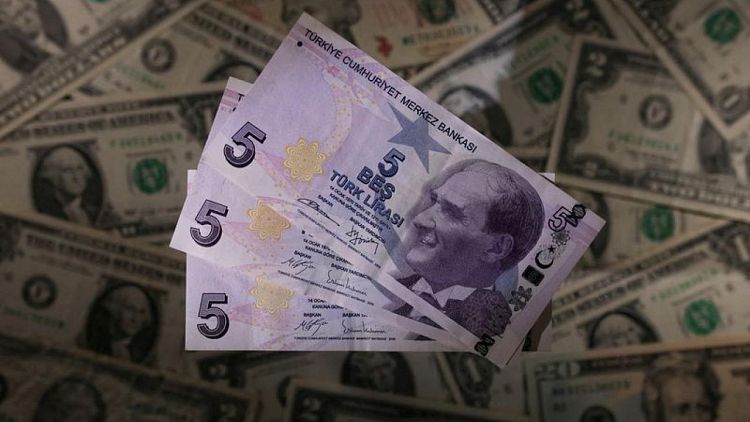 الليرة التركية تهوي لمستوى منخفض جديد والبنك المركزي يتدخل لإنقاذها