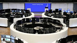 الأسهم الأوروبية تهبط عند الإغلاق مع التركيز على اجتماعات بنوك مركزية