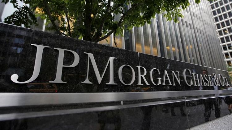 Exclusive-JPMorgan tells unvaccinated Manhattan staff to work from home